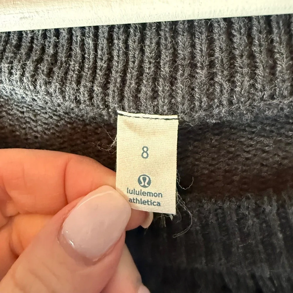 Lululemon Be Present Cropped Sweater Dark Charcoal Grey Pointelle Knit Size 8‎